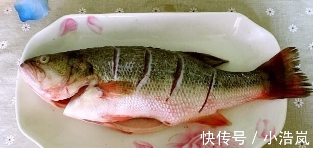 鱼肉|清蒸鱼到底蒸多长时间？20年厨师长说出正确时间，鱼肉又鲜又嫩