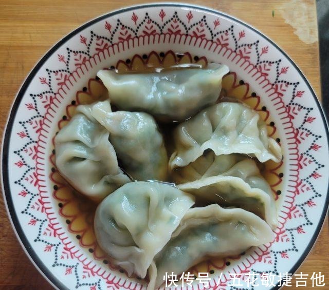 美食天下|虾皮鲜肉韭菜水饺，味道很鲜美，超好吃！