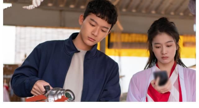 《導(dǎo)演請(qǐng)指教》黑馬出現(xiàn)！232分神作獲全場(chǎng)點(diǎn)贊，新人后悔已晚