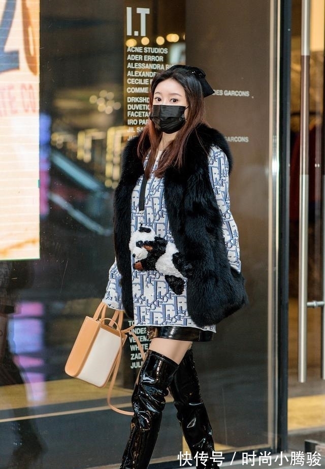 高筒靴|冬天高筒靴最实用,美女选择高跟加过膝设计的,时髦保暖还显腿长