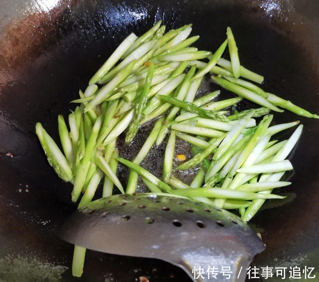 芦笋炒牛肉,脆嫩可口,滋味十足!