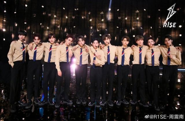 周震南不关注硬糖少女,却关注了淘汰的她,网友真不知道咋想的