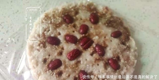 两勺糯米粉一把大红枣，做出夹心枣泥糕，香甜软糯，比面包还好吃