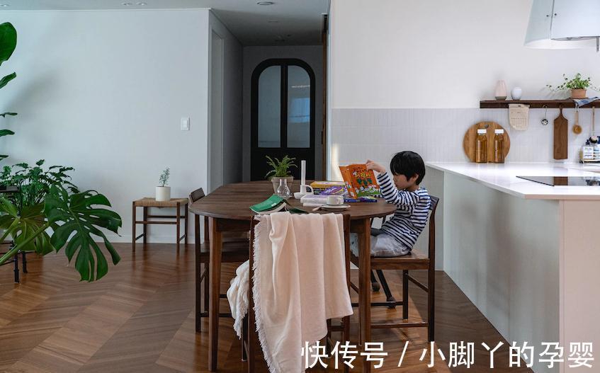 餐厅|126㎡不要电视墙,客餐厅只有一张桌子,不仅没“翻车”还很温馨