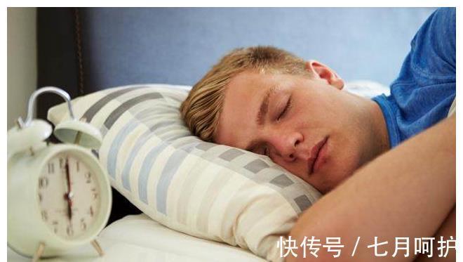 强身健体|男人睡前坚持“两腿一分”，坚持一段时间，肾脏会“感激”你的！