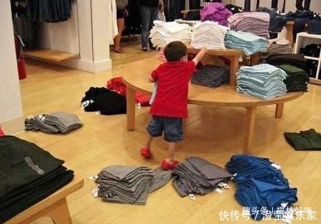 意外惊喜|宝宝撕开床头贴纸,却收获了“意外惊喜”,这算不算将功补过