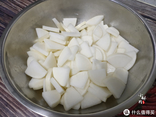 白萝卜这么做开胃解馋，切一切、泡一泡就上桌，酸甜嘎嘣脆