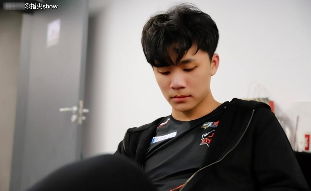 最强|玩家投票评选KPL最强新人，梓墨一马当先，无畏排第四有点低了