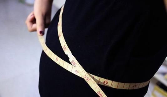 脂肪|女性开始衰老,身体会有4种“丑态”,若你没有,说明还年轻!