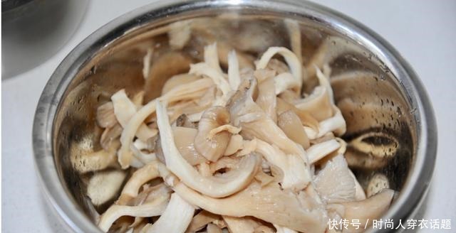 蘑菇|这道菜成本2元钱,吃起来比肉还香的“下饭王”,老公每天都想吃