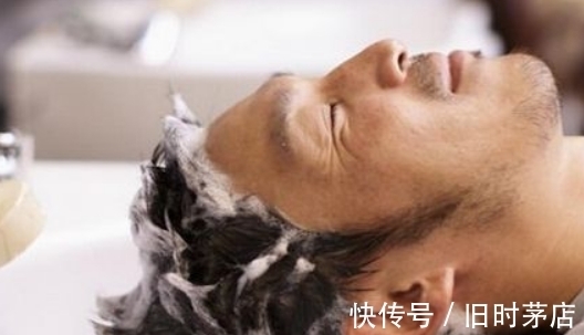 打结|洗头发时,头发刚“碰水”就放洗发水?不仅脱发还有容易油