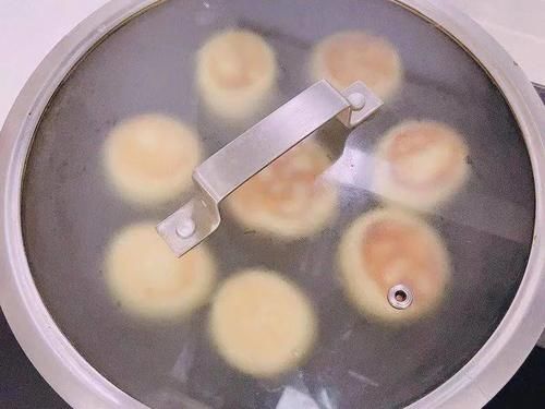 免烤箱，吃过就念念不忘，这款山药小饼看起来其貌不扬