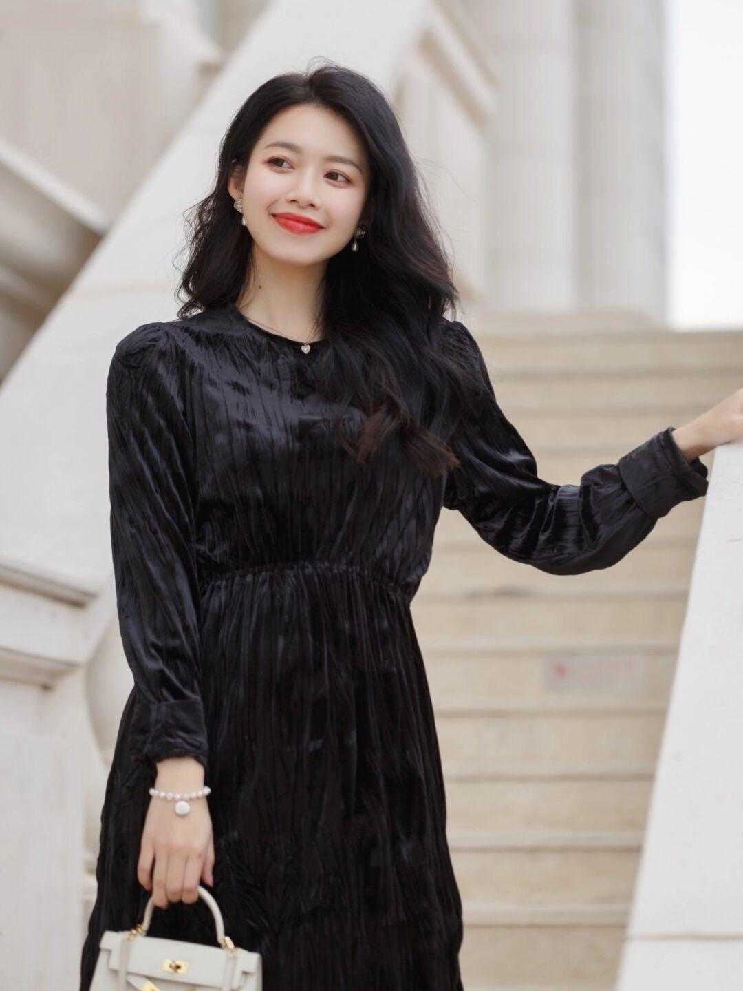 碎花裙|春天穿连衣裙就试试这些基础款,清新减龄又温柔,谁穿谁美