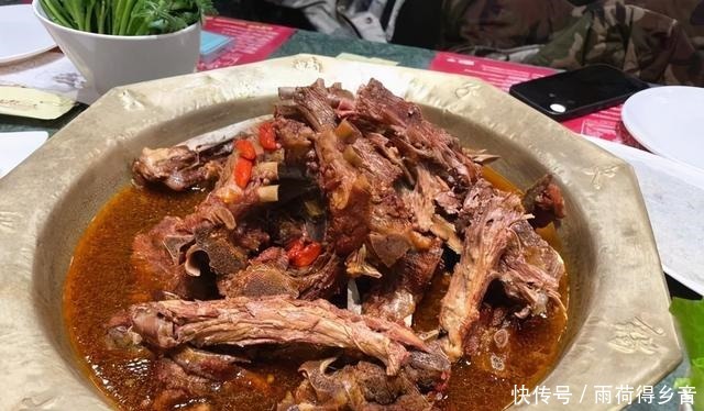 长春的美食数不胜数,让人百吃不厌、流连忘返