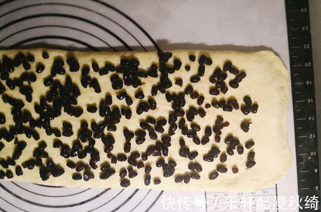 蜜红豆吐司|在家烤个蜜红豆吐司，香甜软糯，每一口都甜在心里