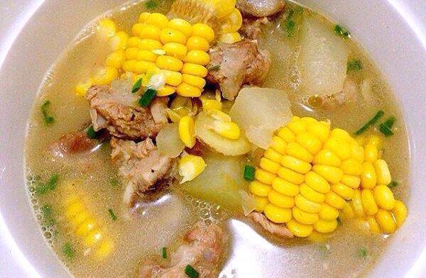 不管炖什么骨头汤,都别直接加水炖,多加这1步,汤汁浓白似牛奶