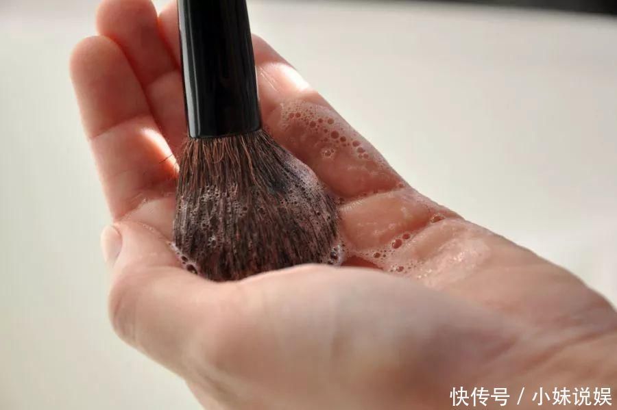 过期化妆品该如何处理扔掉的话太亏了,你要学会这样做