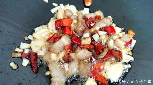 食物治愈|炒大白菜时,不要直接炒,如果你多加这一步,卷心菜更香就更美味