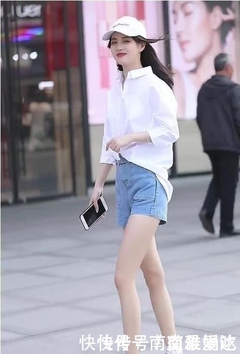 街拍：想要做美丽的女神，一条粉红色格子连衣裙就能搞定