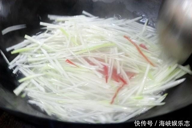 馒头|粉条和它一起炒,鲜香入味,爽滑Q弹,超级费馒头,三个都不够吃