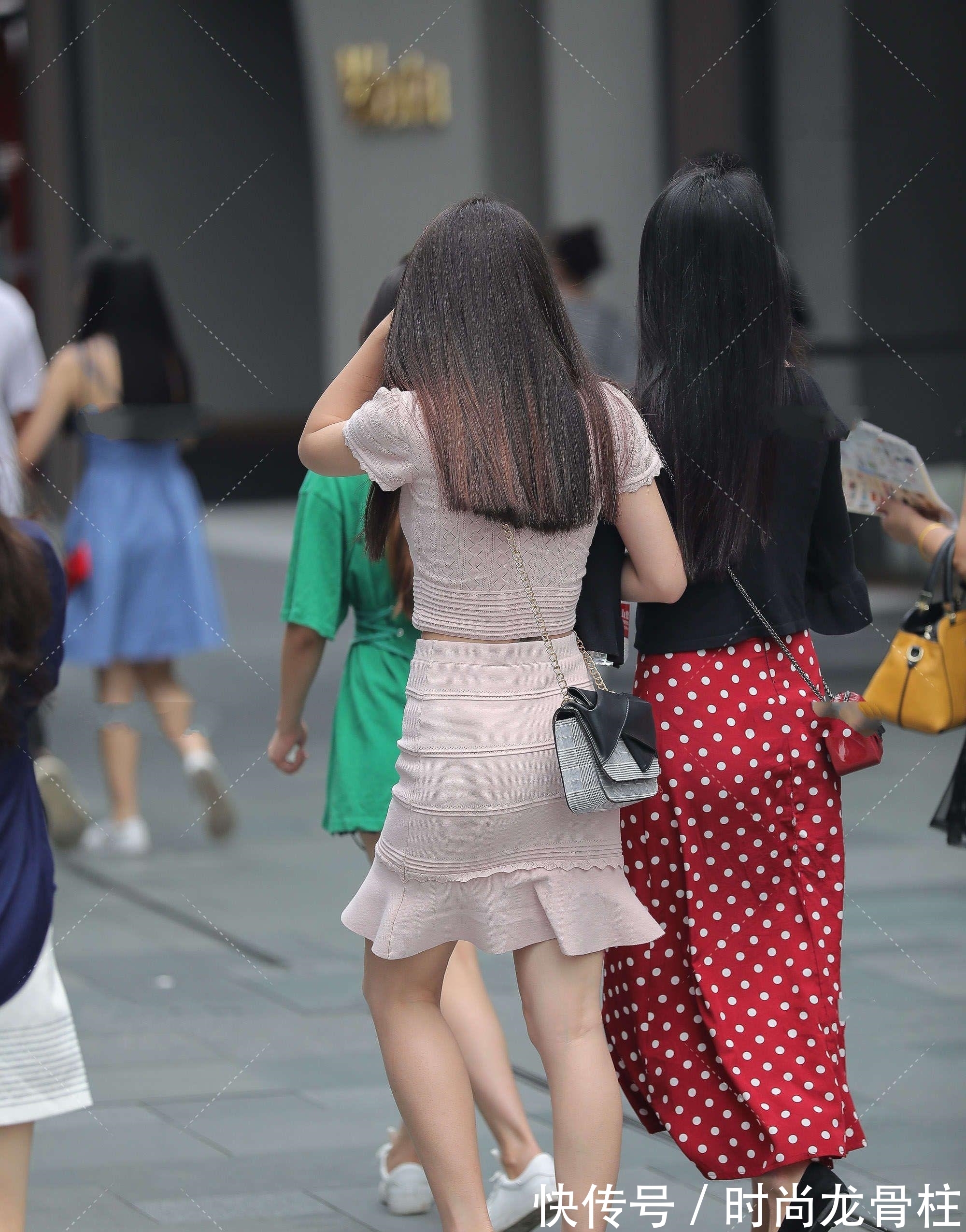 穿搭 套装裙穿搭省事又便捷,只要选对颜色和款式就OK!