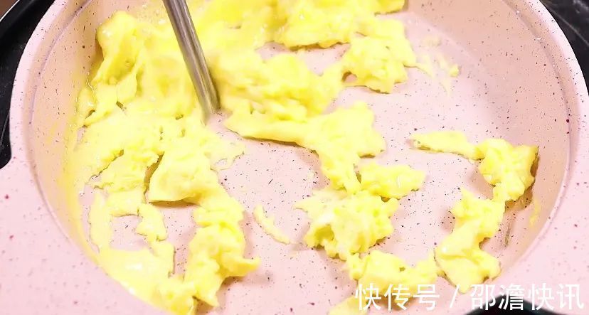 宝宝|宝宝爱吃的面条做法，孩子抢着吃长高个，出锅秒光，11月辅食首选
