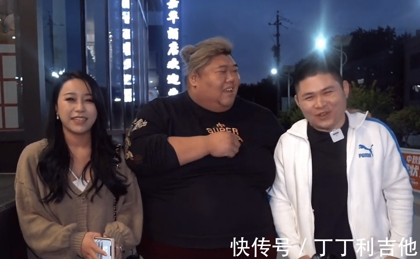 胖成“球”還吃！近600斤的胖猴仔吃海鮮自助，稱要給老板上一課