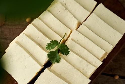 想吃豆腐不用买,1把黄豆自己在家做,不用卤水和石膏,干净卫生