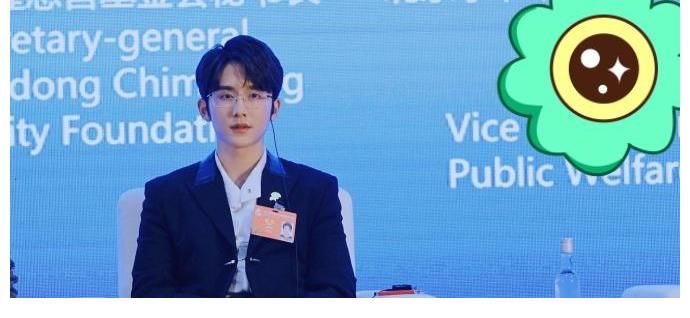 野生植物|張新成再現(xiàn)威震天逗小朋友的搞笑名場(chǎng)面，成功解鎖搞怪能手，網(wǎng)友直呼神還原