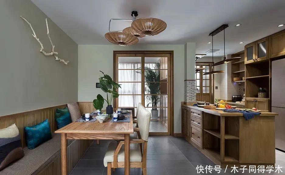茶几|你家客厅还是沙发+茶几+电视？早过时了，现在年轻人都这样装！