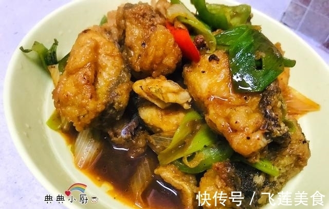 家常红烧鱼,炸出来酥脆,红烧起来不松散!