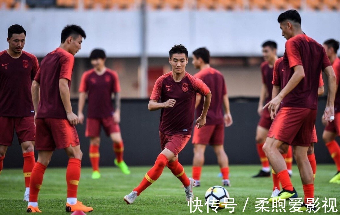 体能|国足内讧!韦世豪和李铁团队爆冲突,被足协开除,李霄鹏面临两难