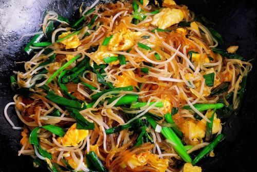 冷天,用这4样食材炒一锅,鲜香爽口暖胃下饭,不放肉比放肉还香