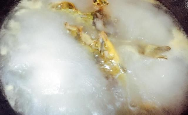 秋天,饺子面条靠边站,给家人做此面食,汤鲜美味还筋道,太香了