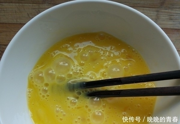 搅拌均匀|包韭菜鸡蛋饺子，千万不要直接拌馅，多加1步，饺子更香，更入味