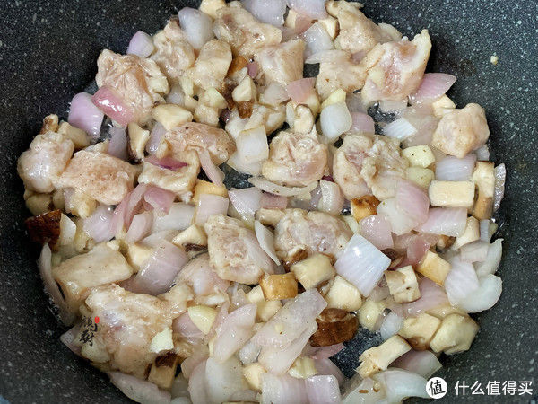 午饭|孩子放假了,午饭不能凑合,这样荤素搭配一锅出,全家都爱吃