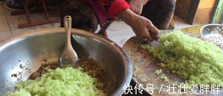 萝卜馅包子好吃，调馅有诀窍，教你饭店秘制配方，鲜香味美，真鲜！