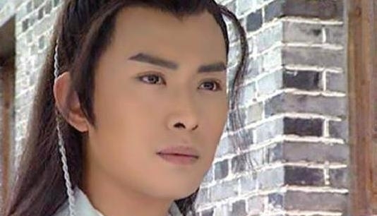 45岁黄海冰近照,难怪妻子一直不愿意公开,原来是我们熟悉的她