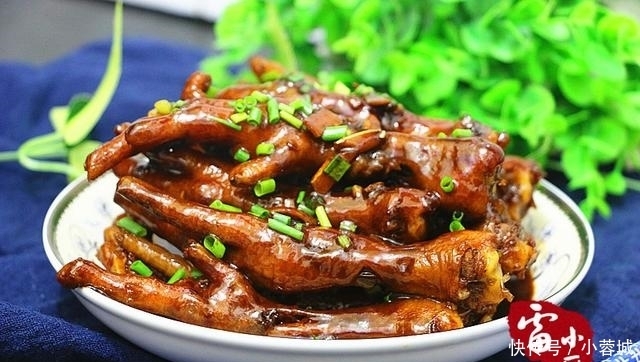 鸡爪这样烧真好吃,一锅根本不够,学会可以开店了!
