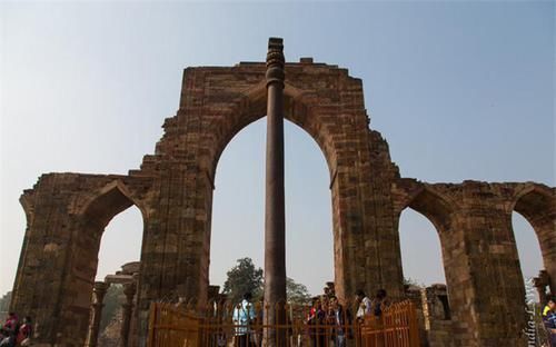 德里铁柱|科学上无法解释的奇观,它传说中是金箍棒原型,这个石头是谁切割的