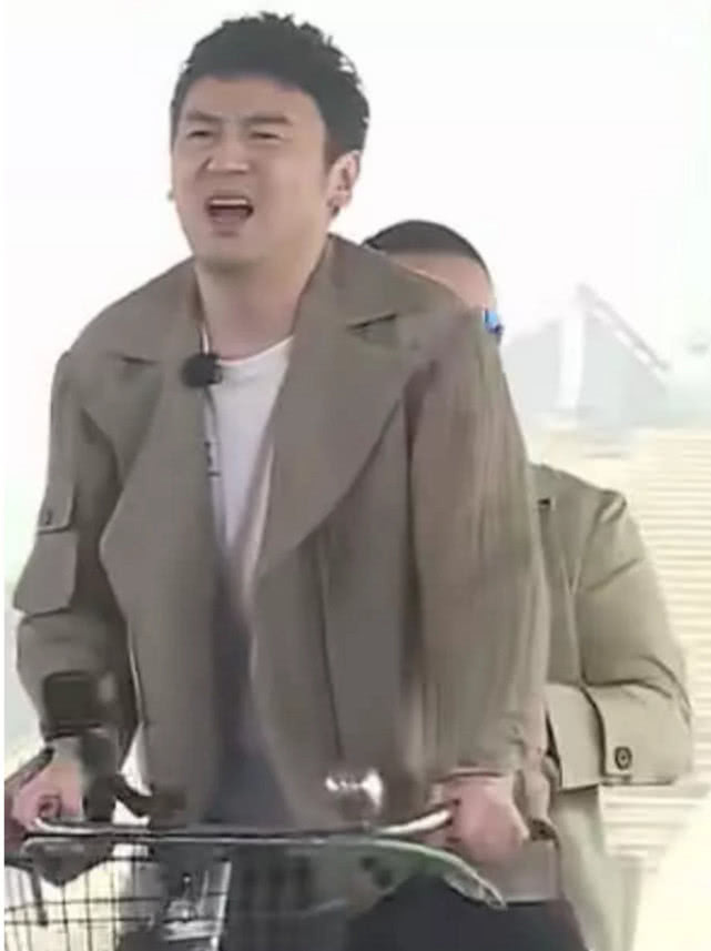 全員|嘉賓頻繁請(qǐng)假,《極挑》收視率下滑,新導(dǎo)演道歉下期全員集結(jié)!