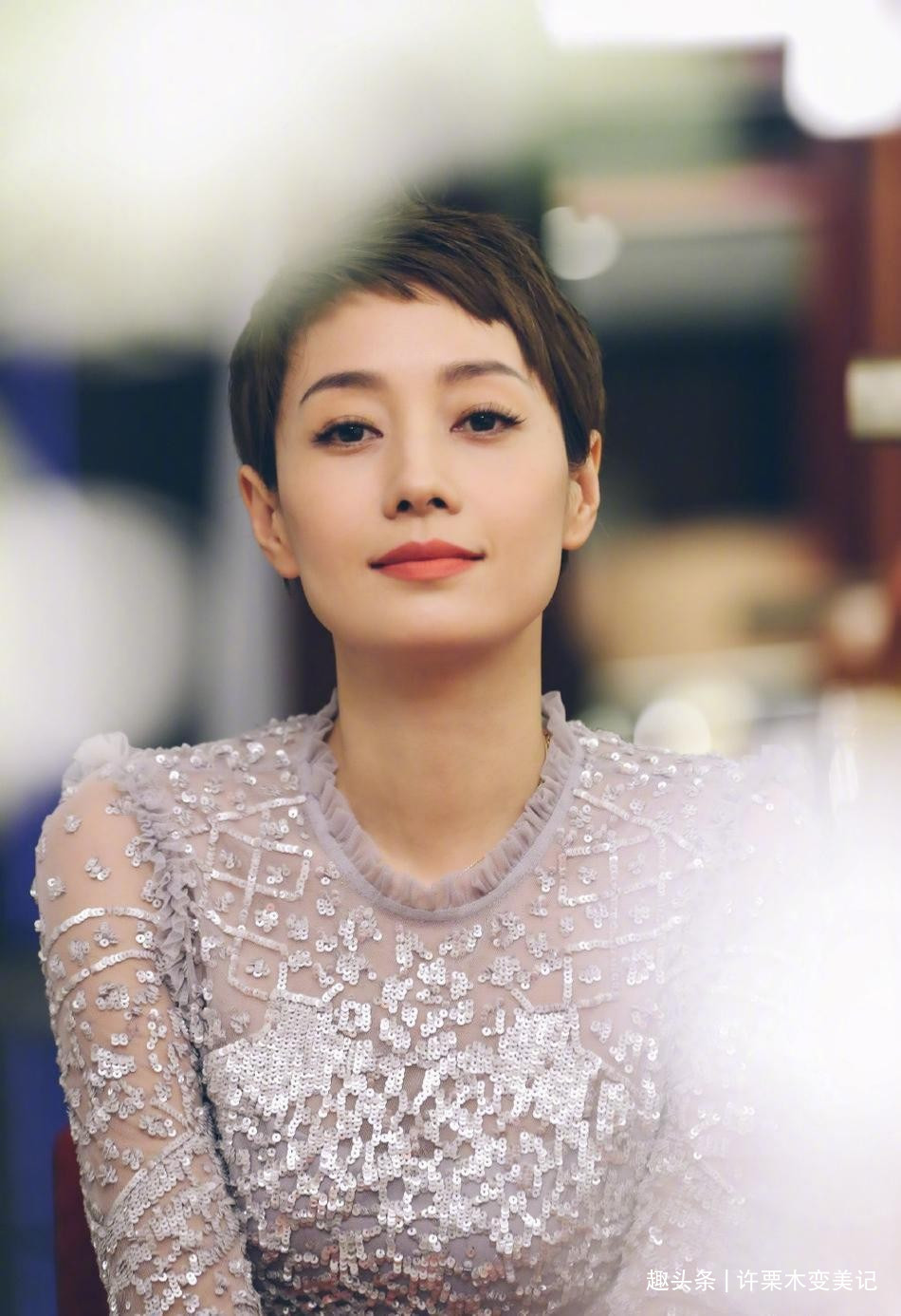 女性|奔五的女人尽量别留长发、烫卷发,推荐这5款发型,太减龄了