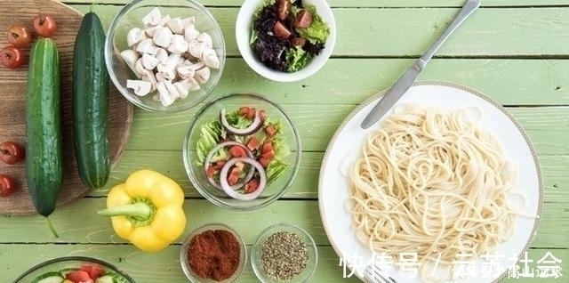 蔬菜沙拉|想要瘦到90斤,3种“易胖午餐”,一定不能吃,你却天天吃