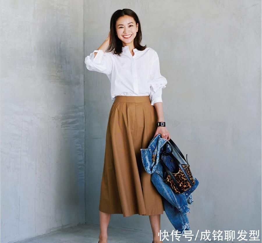 三四十岁春装怎么搭配减龄显气质？试试“白衬衫+半裙”，超好看