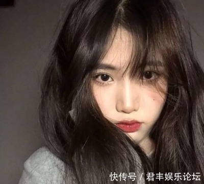 发型 小仙女注意这3种发型留久了,“发际线”会悄悄上移,趁早自测!