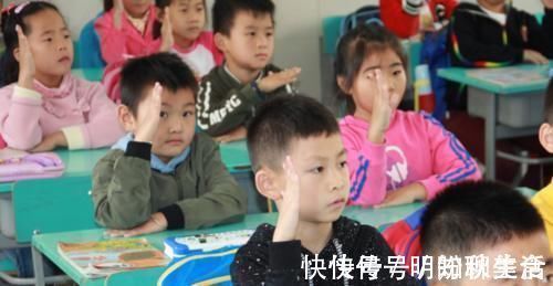 书法$小学老师“粉笔字”大赛,个个书法范十足,看到最后一个舍不得擦