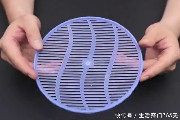 卖废品时,一定要把废旧菜篮子留下,这样改造放阳台,家人都夸好
