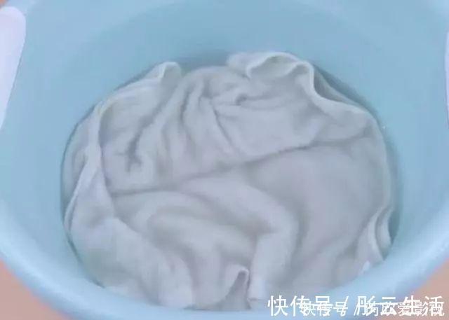 白醋|毛巾3天不洗就很脏！教你一招，再脏旧的毛巾也能和新的一样！