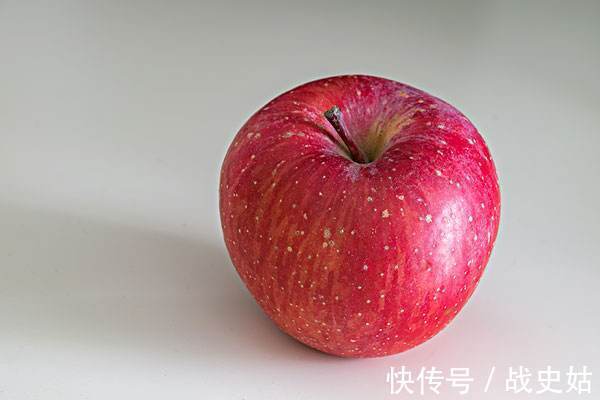 2物|每天吃一苹果,身体不会差,但切忌与2物同食,却有很多人不清楚