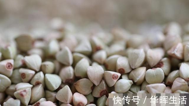 胆固醇|高血脂的“劲敌”被找到,并非山楂,若你爱吃,血脂或乖乖降下来